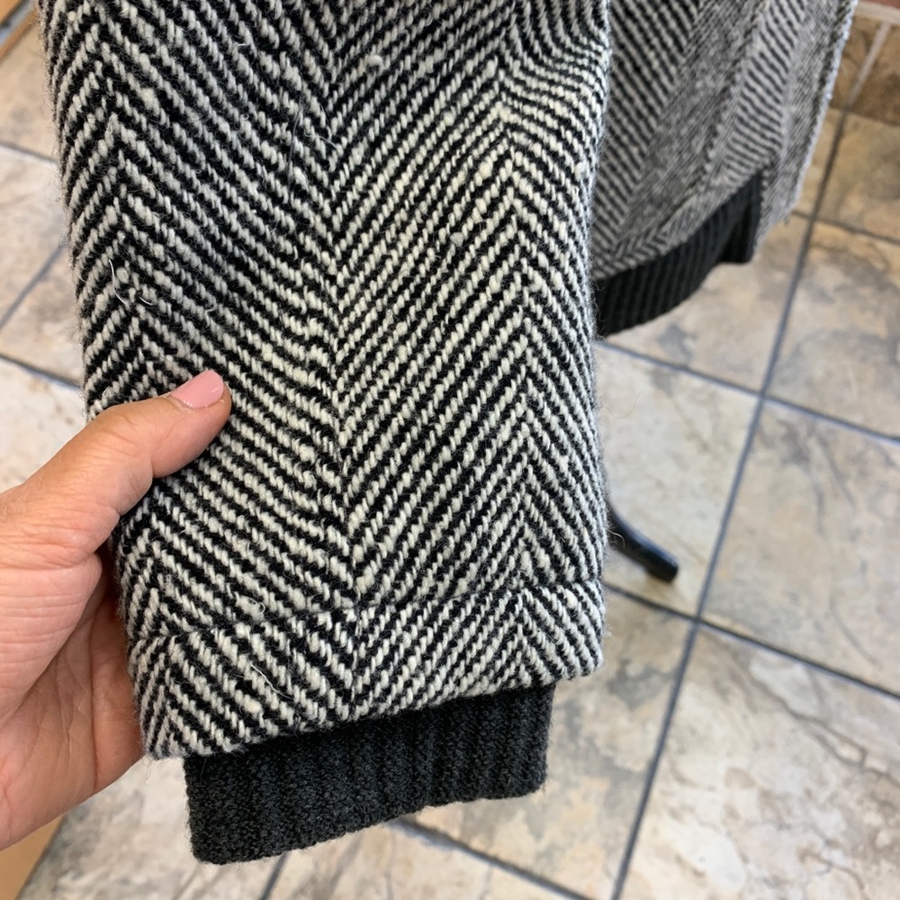 Womenās jacket - Picture 5 of 8